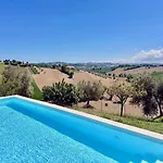 Ancient Charm Retreat With Dream Pool, Private Sauna Whirlpool Apartment *