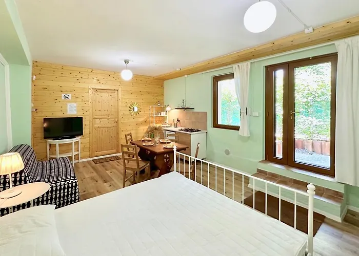 Ancient Charm Retreat With Dream Pool, Private Sauna Whirlpool Apartment