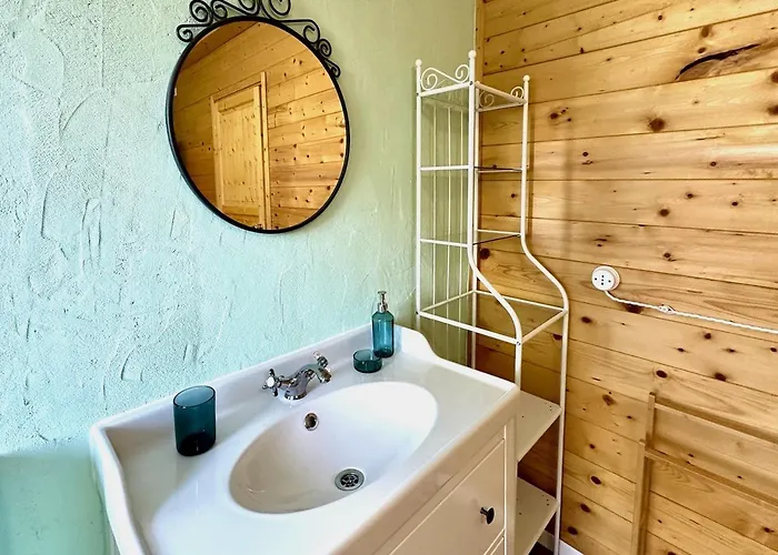 Ancient Charm Retreat With Dream Pool, Private Sauna Whirlpool Apartment *